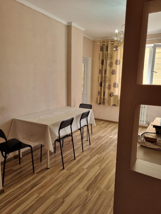 Diplomat Apartments Bishkek Luaran gambar